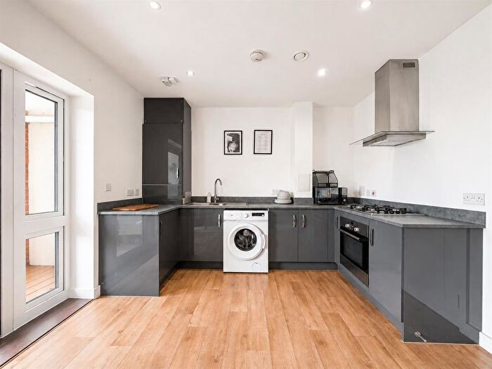 2 Bedroom Flat To Rent In Landelle Court, Brabazon Road, Heston, TW5