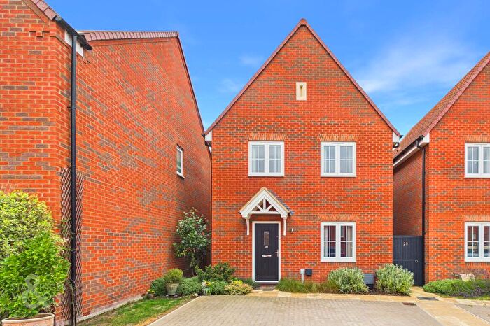 3 Bedroom Detached House For Sale In Hawthorn Drive, Rackheath, Norwich, NR13