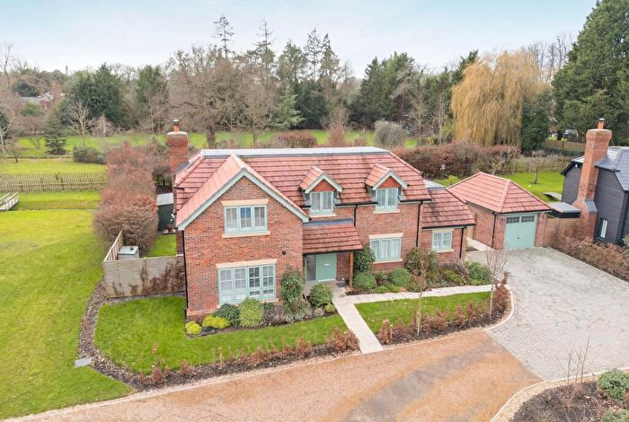 4 Bedroom Detached House For Sale In Oak Farm Close, Ascot, SL5