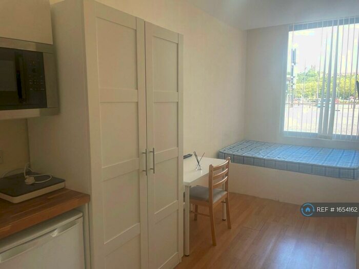 Studio To Rent In Byrom House, Liverpool, L5
