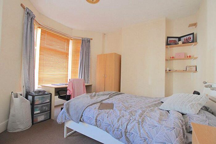 4 Bedroom Terraced House To Rent In Dogfield Street, Cardiff, CF24
