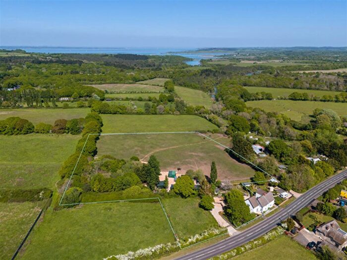 5 Bedroom Semi-Detached House For Sale In Ningwood, Isle Of Wight, PO30