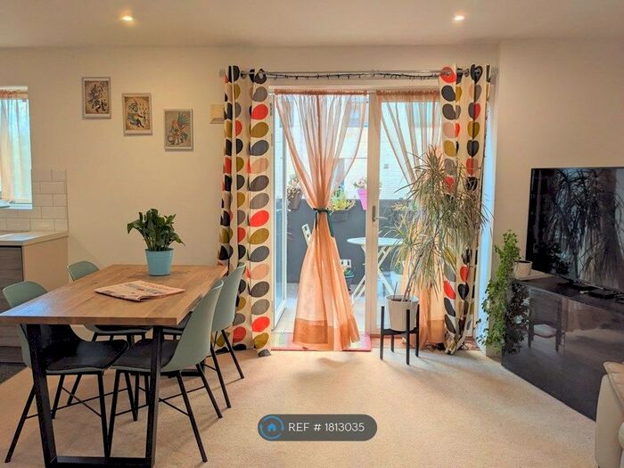 2 Bedroom Flat To Rent In Abbey Street, London, SE16