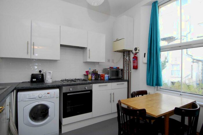 2 Bedroom Property To Rent In Napier Terrace, Fff, PL4