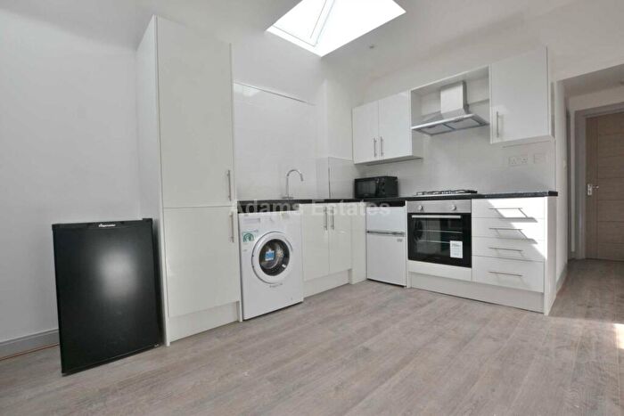 1 Bedroom Flat To Rent In Cholmeley Road, Reading, RG1