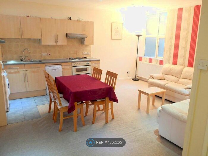 2 Bedroom Flat To Rent In John Street, Luton, LU1