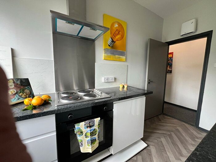 2 Bedroom Flat To Rent In Austhorpe Road, Crossgates, LS15