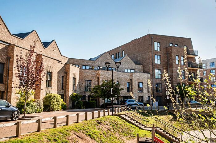 2 Bedroom Flat For Sale In Welham Road, Southgate, London, N14