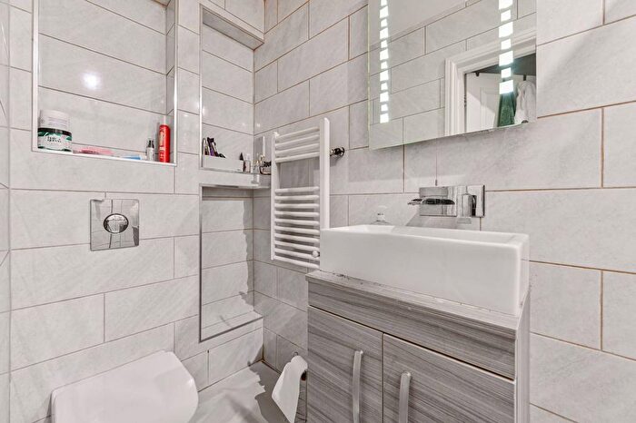 1 Bedroom Flat For Sale In Leigham Court Road, Streatham Hill, London, SW16