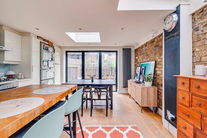 3 Bedroom Terraced House For Sale In Thorne Street, 'little Chelsea', SW13
