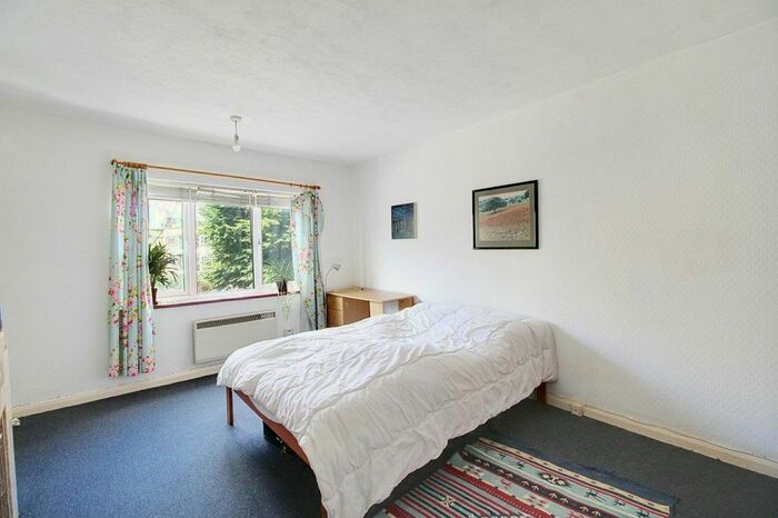 3 Bedroom Flat To Rent In Fairfield Gardens, Crouch End, London, N8