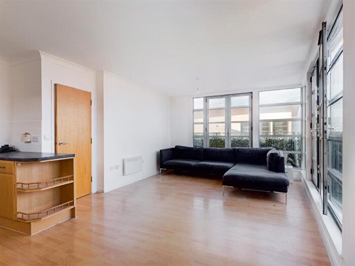 2 Bedroom Flat To Rent In Charlesmere Gardens, Thames Reach, London, SE28