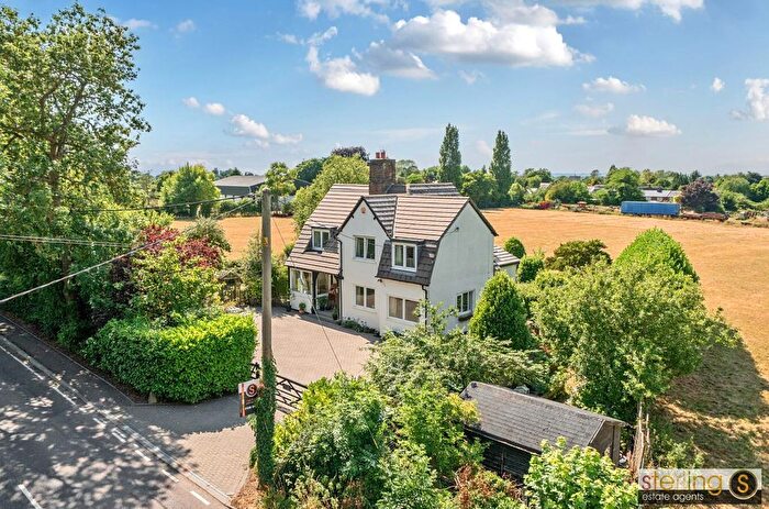 4 Bedroom Detached House For Sale In Lower Icknield Way, Buckland, HP22