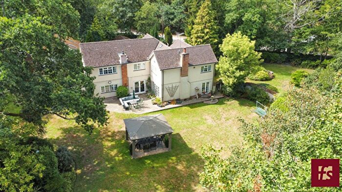 5 Bedroom Detached House For Sale In Old Wokingham Road, Wokingham, Berkshire, RG40