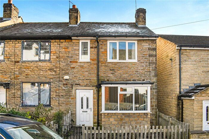 2 Bedroom End Of Terrace House To Rent In Barran Street, Bingley, West Yorkshire, BD16
