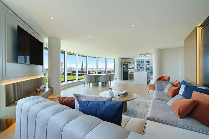 3 Bedroom Apartment To Rent In Ability Place, Canary Wharf, E14