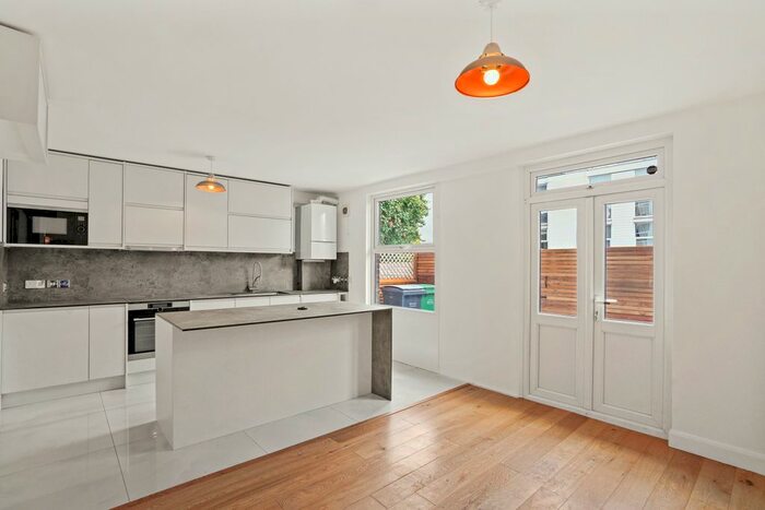 4 Bedroom Town House To Rent In Brocas Close, London, NW3