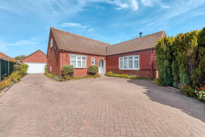 3 Bedroom Detached Bungalow For Sale In Holly Lane, Mutford, NR34