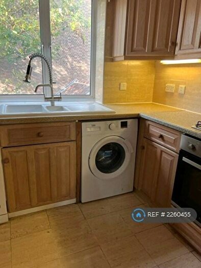 1 Bedroom Flat To Rent In Warner House, London, NW8