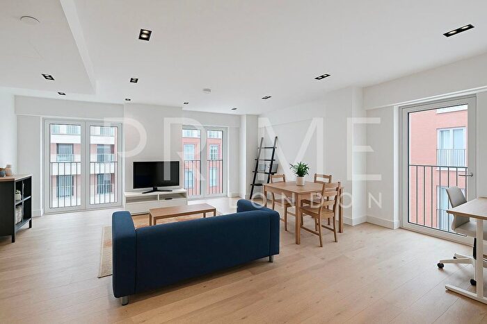 2 Bedroom Flat To Rent In Keybridge Tower, Exchange Gardens, Vauxhall, SW8