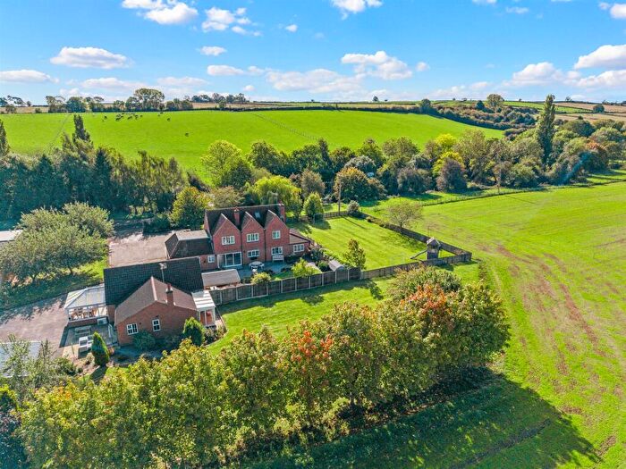 6 Bedroom Detached House For Sale In Lambley Road, Lowdham, Nottingham, NG14