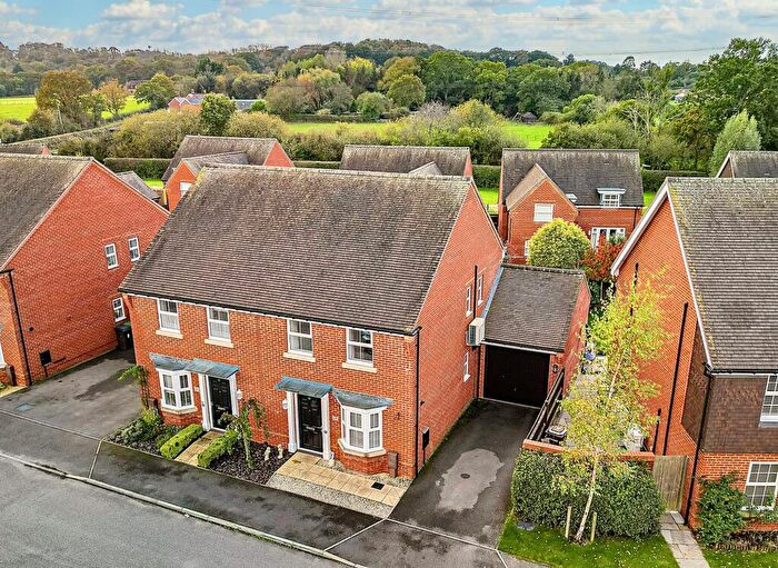 3 Bedroom Semi-Detached House For Sale In Horders View, Swanmore, SO32