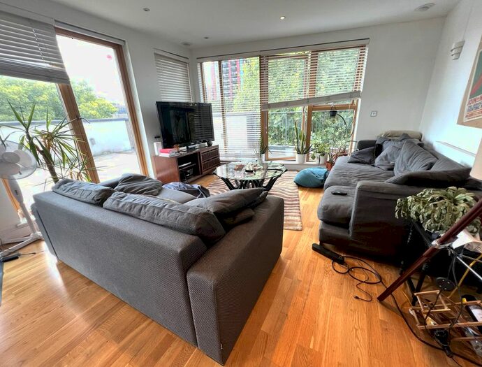 3 Bedroom Flat To Rent In New Kent Road, Elephant &amp; Castle, SE1
