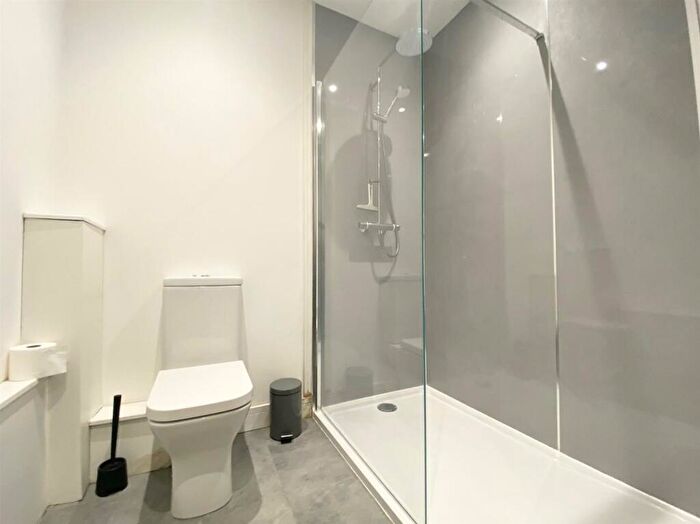 2 Bedroom Detached House To Rent In High Street, Saltford, BS31