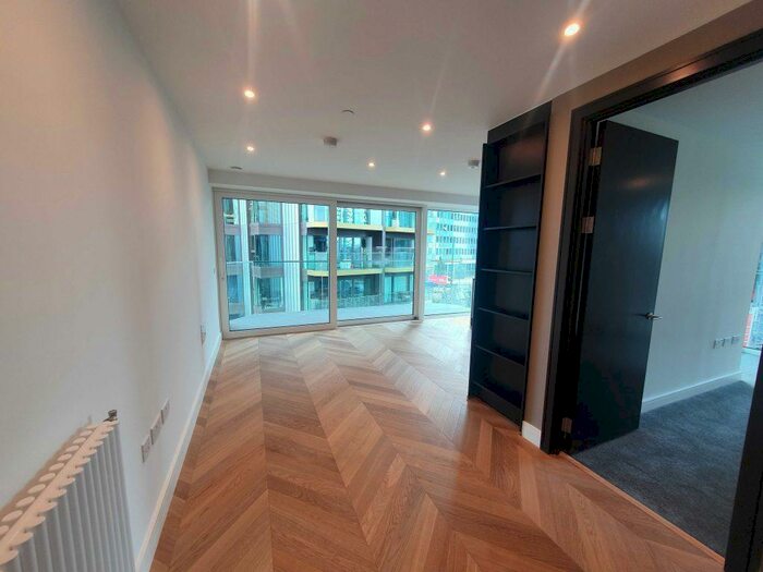 1 Bedroom Flat To Rent In Breathtaking Bed Flat In Woolwich, SE18