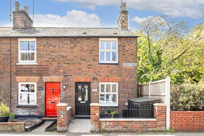 2 Bedroom House For Sale In Grove Road, Harpenden, AL5