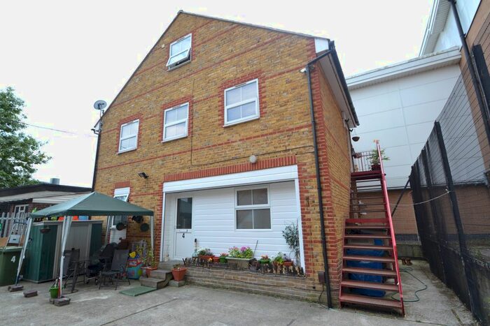 1 Bedroom Flat To Rent In Farwig Lane, Bromley, Greater London BR1