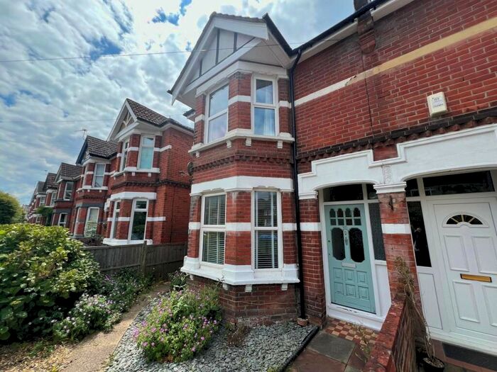 2 Bedroom Maisonette To Rent In St. Catherines Road, Southampton, SO18
