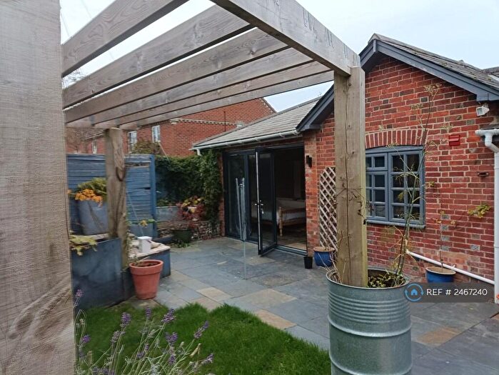1 Bedroom Flat To Rent In Knighton Rd, Salisbury, SP5