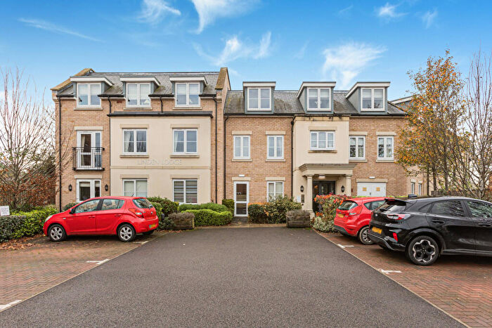 2 Bedroom Apartment For Sale In Linden Road, Bicester, OX26