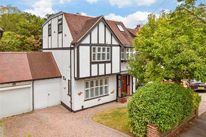 4 Bedroom Link Detached House For Sale In Forest Way, Woodford Green, Essex, IG8