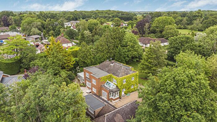 5 Bedroom Detached House For Sale In Bedroom Detached Family Home With / Bedroom Annexe In Prime Location, SG11