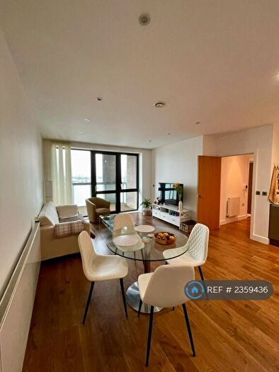 2 Bedroom Flat To Rent In Lighterman Point, London, E14
