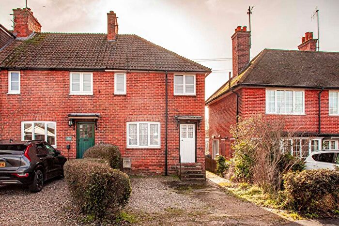3 Bedroom Property For Sale In Fairfield Cottages, Goring On Thames, RG8