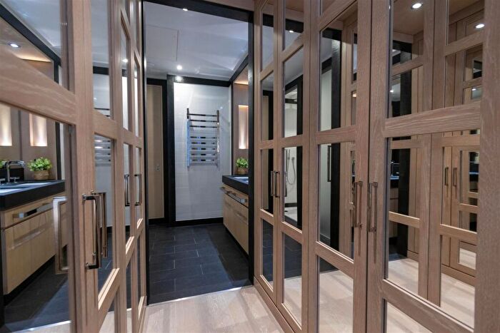 2 Bedroom Apartment To Rent In Legacy Building, Embassy Gardens, SW11