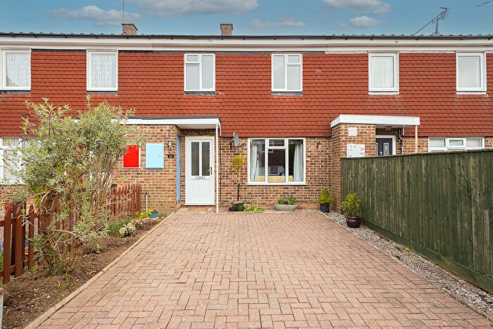 3 Bedroom Terraced House For Sale In Yardley Avenue, Pitstone, LU7