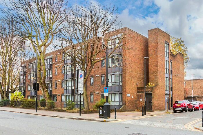 Studio To Rent In Bride Street, Islington, N7