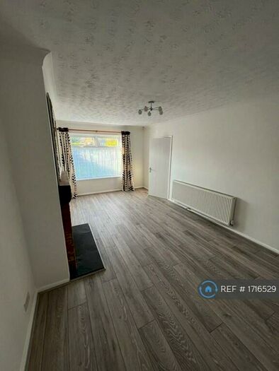 3 Bedroom Semi-Detached House To Rent In Rushford Drive, Wollaton, Nottingham, NG8