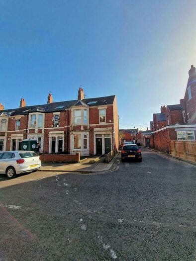6 Bedroom Semi-Detached House To Rent In Fern Avenue, Newcastle Upon Tyne, NE2