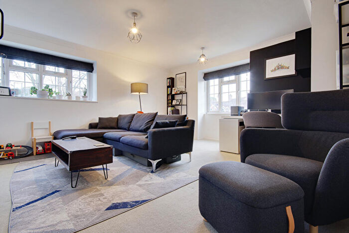 2 Bedroom Flat To Rent In Cavendish Place, Bournemouth, BH1