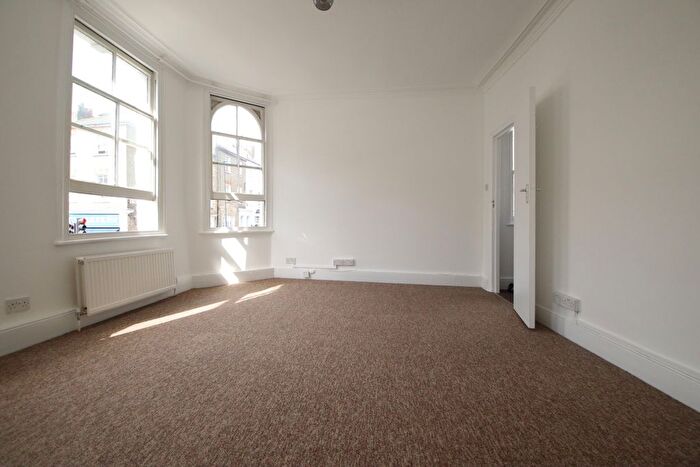 2 Bedroom Maisonette To Rent In Chetwynd Road, London, NW5