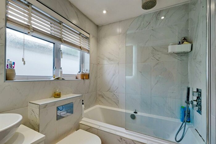 2 Bedroom Detached House For Sale In Leeson Drive, Ferndown, BH22