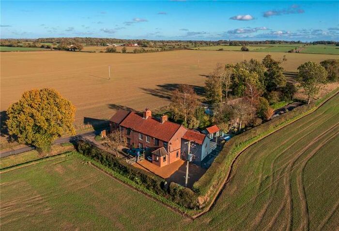 3 Bedroom Semi-Detached House For Sale In Broom Road, Wattlefield, Wymondham, Norfolk, NR18