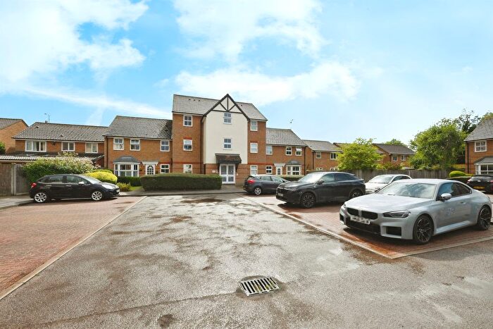 1 Bedroom Flat For Sale In Lee Close, Stanstead Abbotts, Ware, SG12