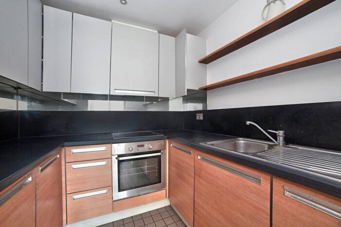 1 Bedroom Flat To Rent In Biscayne Avenue, Canary Wharf, London, E14