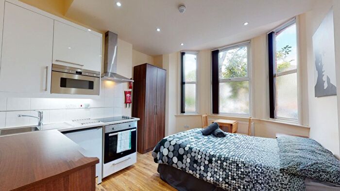 Studio To Rent In St. Pauls Avenue, London, NW2